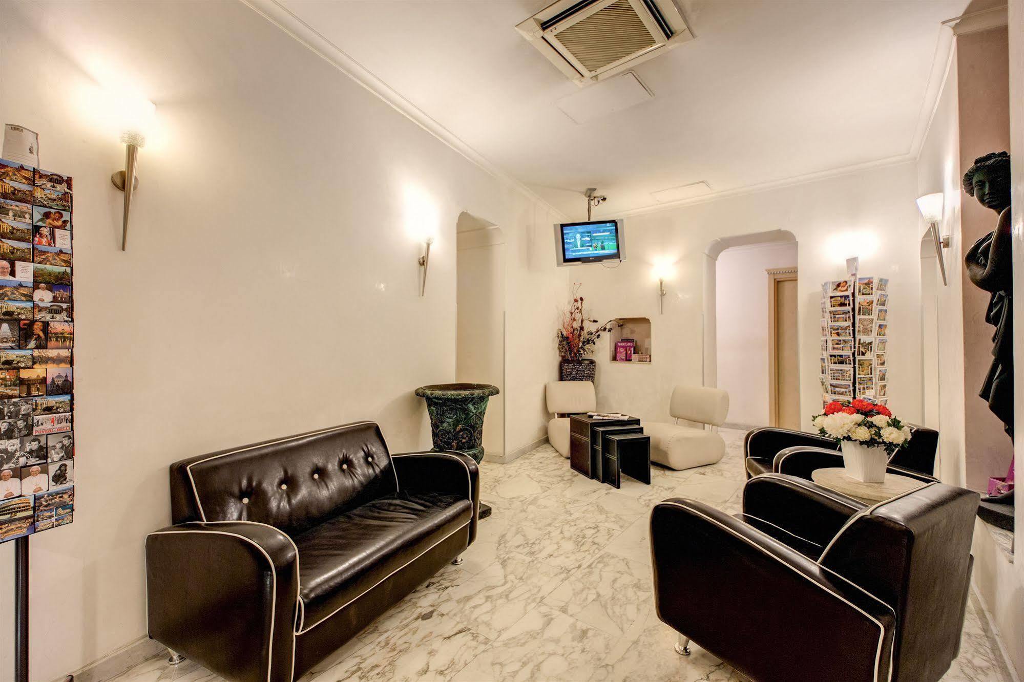 Hotel Le Petit Рим Экстерьер фото